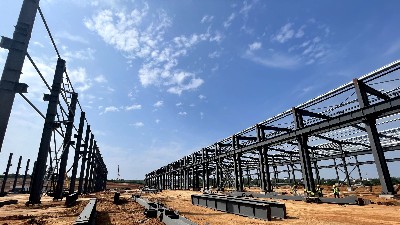 蔚藍行業(yè)百科：鋼結構廠房如何進行日常維護延長壽命